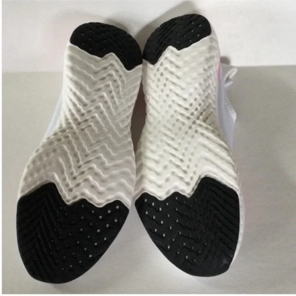 Nike Slip-on Sneakers 8.5 - Picture 7 of 8